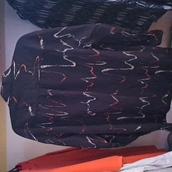 Virgola XL Button Up T-Shirt - Picture 2 of 3